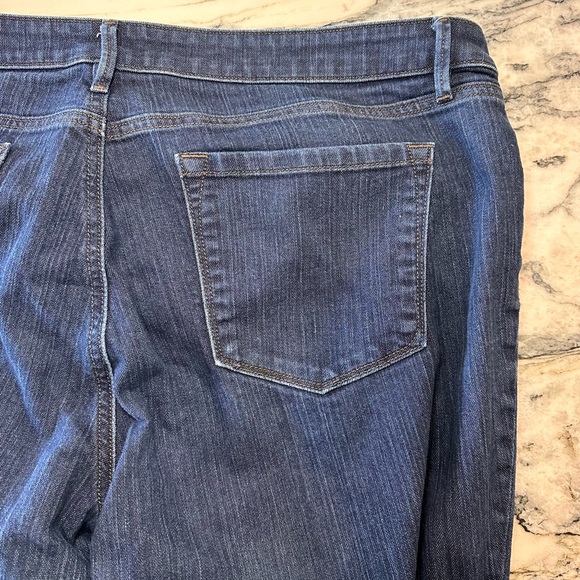 Loft Original Curvy Bootcut Blue Jeans Mid-Rise EUC 16 - Picture 9 of 11